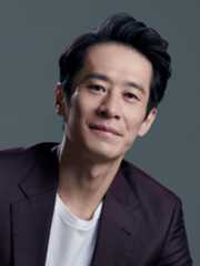 葉野清重役の三浦誠己（NHK提供）