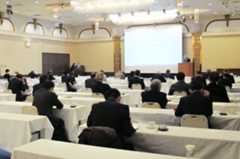 日経懇話会の講演会の様子02