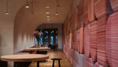 בית הקפה בקומה 0. צילום: דור קדמי