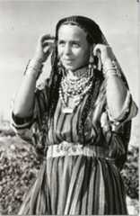 A newly-arrived immigrant from Yemen. Nadav Mann, Bitmuna. Yemenite Immigration Collection, the Pritzker Family National Photography Collection at the National Library of Israel