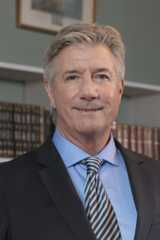 Professor emeritus James E. Young, dr.h.c., photo.