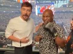 La trompada que Mike Tyson le metió a un youtuber y le quitó el aire en vivo