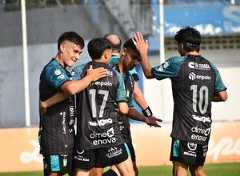 Excursionistas goleó y se consolidó en zona de Reducido de la Primera B