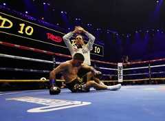 El Puma Martínez fue noqueado por Bam Rodríguez en el combate de unificación