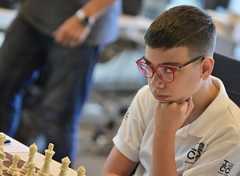 Faustino Oro arrancó con tablas la final número 100 del Campeonato Argentino de ajedrez