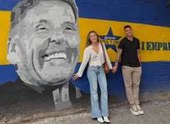 Nacho Russo visitó el mural a pasos de la Bombonera en homenaje a su papá 