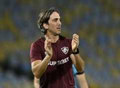 Luis Zubeldía tomó venganza y goleó a Hernán Crespo en el Brasileirao