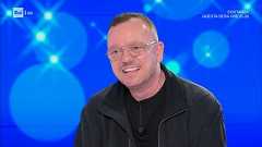 Gigi D'Alessio: la reazione di Maradona a "Si turnasse a nascere" – Domenica in 30/03/2025 - RaiPlay