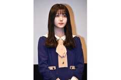 乃木坂46卒業の久保史緒里、「公式お兄ちゃんたちから素敵なお祝いをいただきました」