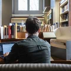 A Beckman Center fellow conducts research in the Othmer Library.