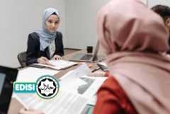 BEKERJA bukan sekadar tuntutan dunia, tetapi merupakan amanah yang akan dipersoalkan di hadapan ALLAH SWT kelak. Foto Canva