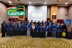 SEBAHAGIAN pegawai pemasaran Andalusia Travel & Tours Sdn Bhd yang hadir menyertai program Road Tour 2025 di Putrajaya pada Ahad. 