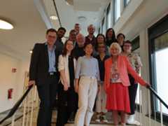 DaFF-Team 2023 TU Berlin Teamfoto aller Mitarbeiter sowie der Studierendenvertretung im Masterstudiengang DaFF an der TU Berlin