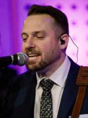 Paul Filek Vancouver Singer/Guitarist