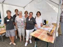 auf dem Bild sind die Helferinnen des Ausschanks am Museumsfest 2023 zu sehen: Andrea Weigel, Maria Geiger, Christine Schneider-Reiß, Monika Hübler, Barbara Sand, Isabelle Faust
