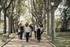 IMG_Estudiantes-caminando