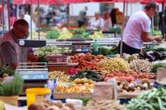 Zagreb: Ponuda na tržnici Dolac