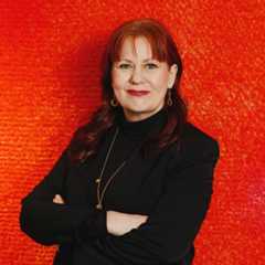 Elina Hiltunen Verbal Puhuja