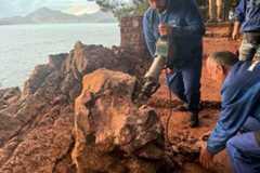 Uklonjene stijene nakon odrona, šetalište između Svetog Stefana i...