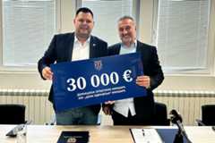Kovačević uručio donaciju od 30.000 eura nikšićkom Domu zdravlja