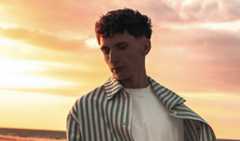 Victorien signe un 1er album avec “Il faudra le faire” 46 VICTORIEN Il Faudra le faire