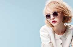 Лили-Роуз Депп снимается в ЛГБТ-фотосессиях и для рекламы Chanel