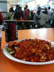 インド人街はいつもの日曜日?