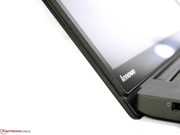 The display lid of the multitouch variant is about 2 mm thicker than that of the standard display.