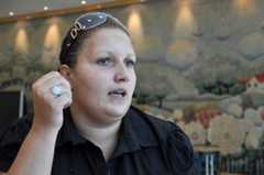 育ててくれたのは母の仇、ボスニア紛争に翻ろうされた少女