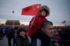 中国、二人っ子政策廃止の可能性 国営紙が示唆