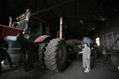 輸出封鎖に燃料費高騰…ウクライナ農家に立ちはだかる壁