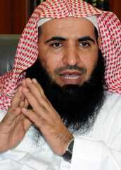 成人男性に「おっぱい」認める宗教令、サウジで論争