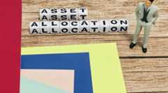 日経電子版に個人向け国債変動10年を組み入れたポートフォリオのデータあり