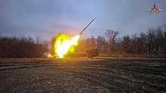 越境のウクライナ軍1万人包囲か 米の情報提供停止で窮地に