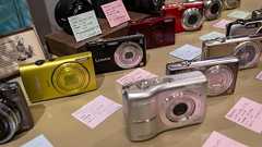 Z世代に「オールドコンデジ」なぜ流行? 秋葉原のカメラ専門店で聞いてみた