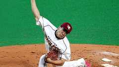 楽天・田中将大の連勝を支える、ダルビッシュが持たないある“本能”。(中村計)