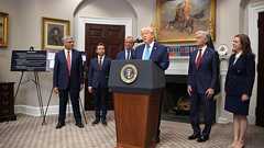 トランプ米大統領、妊婦のアセトアミノフェン使用と自閉症の関係に言及 「我々の方がよく知っている」