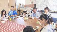自民・茂木氏が子ども食堂を視察「地域の絆はとても大切だ」物価高の影響も実感 総裁選「丁寧に政策を訴える」|FNNプライムオンライン