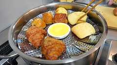 パンを蒸すと食パンは飲めて、チーズ蒸しパンは萩の月に、メロンパンはプリンになる