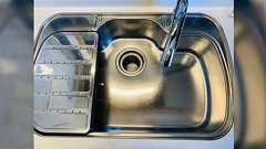 キッチンのシンク磨きを業者に頼んだら超綺麗になって感動→洗剤のおススメを聞いたら「ティンクル」だった