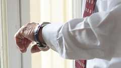 上司「残業するな。仕事量はそのままな」→部下、早朝勤務繰り返し自殺→妻の損害賠償請求は敗訴 : 痛いニュース(ノ∀`)