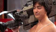 好感度ダウン覚悟で“AVの時代”描く男たち 山田孝之主演「全裸監督」撮影現場レポート : 映画ニュース - 映画.com