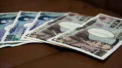 フリーターの貯蓄額は平均83.4万円、「50万円未満」は7割を占める。