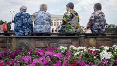 ロシア年金支給8歳引き上げ、「再就職難民」の中高年女性らが怒りの声