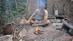 原始時代の生活を実践する外国人ユーチューバー、鉄を精製し鉄器時代に突入 : 海外の万国反応記@海外の反応