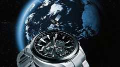 安倍首相や岸田外相が腕に着けている時計って?