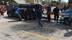 米白人至上主義KKKとカウンターが衝突、3人刺され13人逮捕