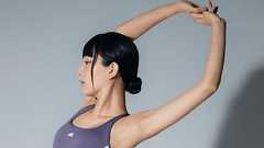 「拷問ストレッチ」なのにハマる!10分間寝るだけで運動しない人でも体が若返る「胸椎伸展」って?|CHANTO WEB