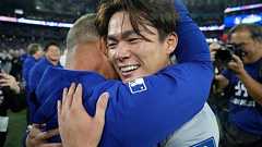 山本由伸をロバーツ監督絶賛「史上最高だ!」 大谷翔平も同調…上り詰めた“No.1投手”