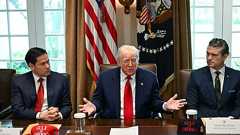 閣僚順番にトランプ氏礼賛 2時間超、SNSでやゆ―米政権:時事ドットコム